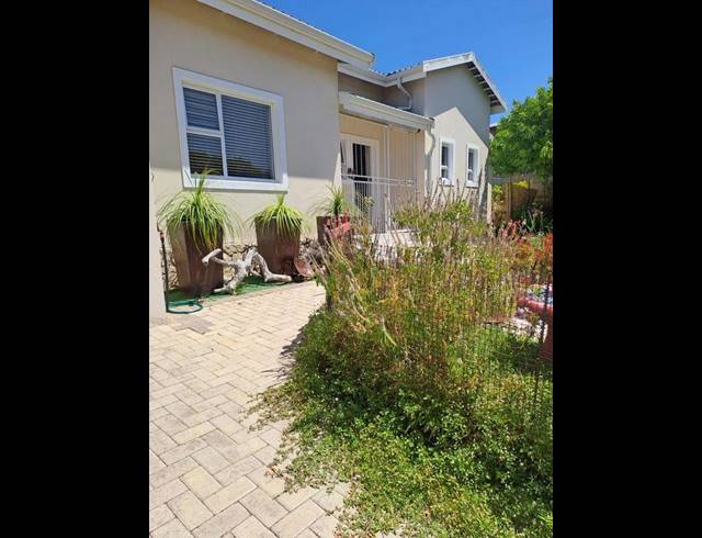 3 BEDROOM HOUSE FOR SALE IN STILBAAI-WES